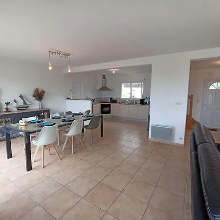 D'une Pointe A L'autre, Maison Avec Vue Sur Mer, A 400 Metres De La De Pentrez *